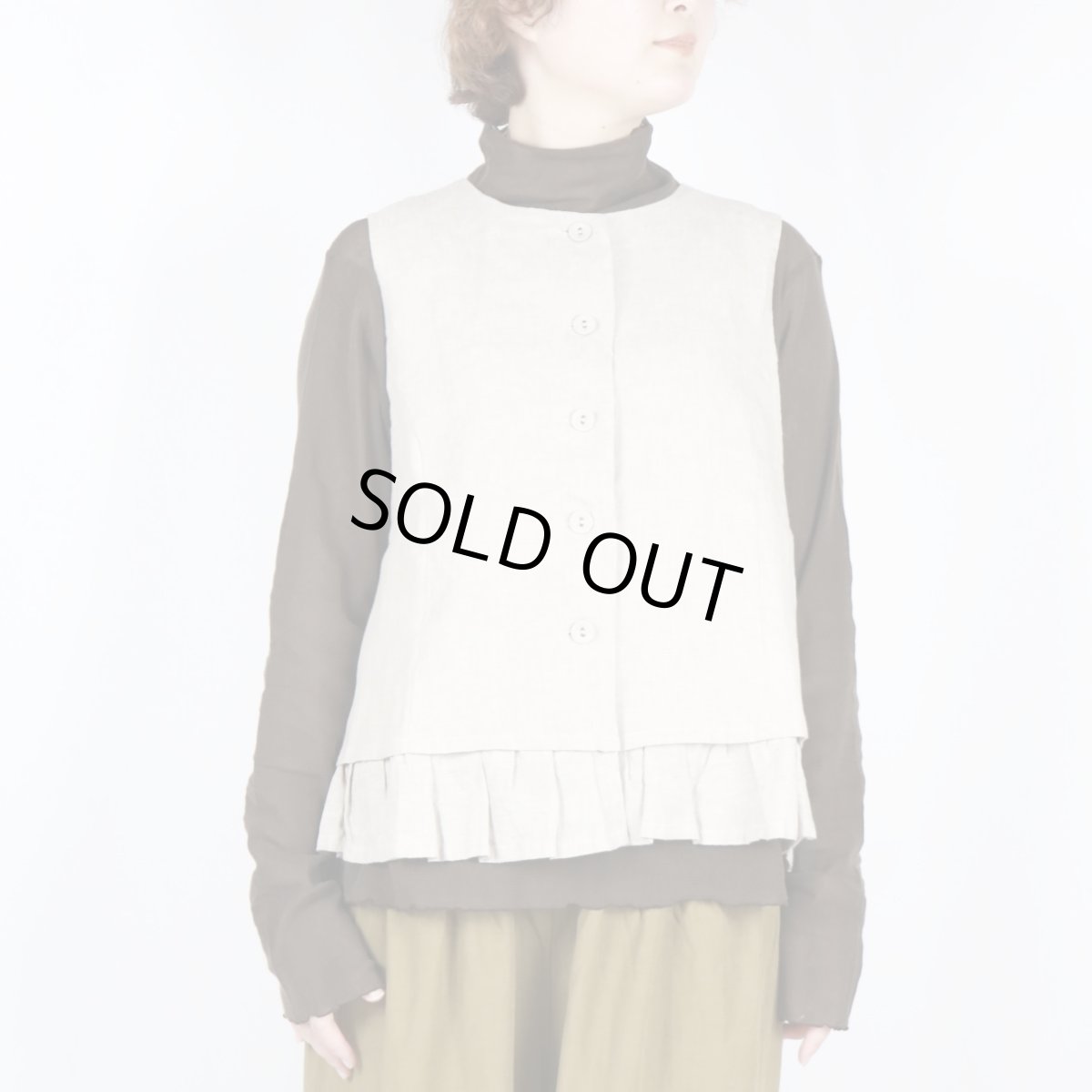 画像2: blue willow リネン平織り無地 裏付きフリルベスト 2色 (2)