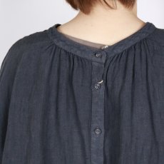 画像11: tumugu: 細番手リネン2wayブラウス 3色 (11)