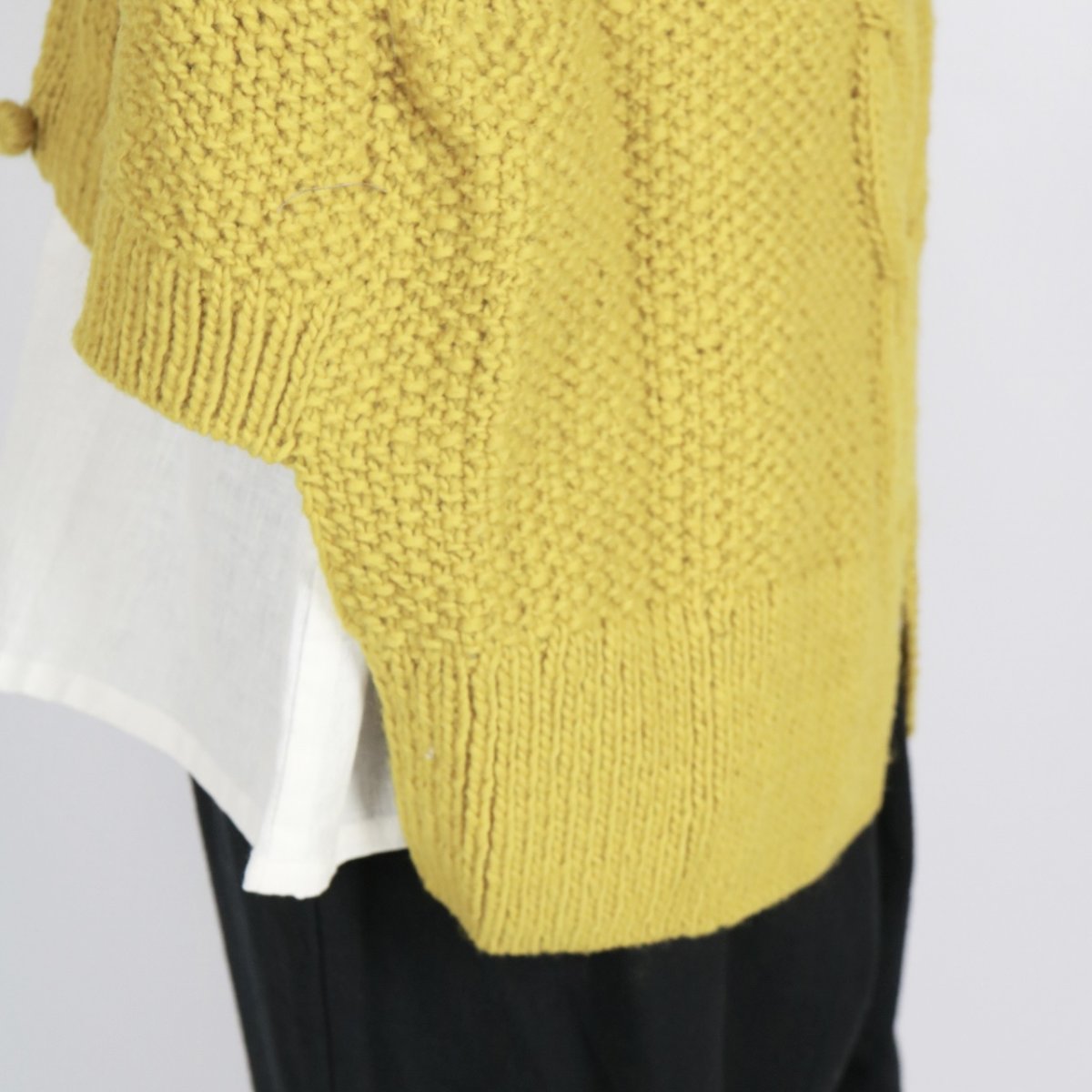 画像20: tumugu:　ロービングウール ケーブルニットベスト　3色 (20)