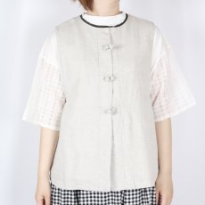 画像27: tukuroi   コットン リネン チャイナ釦 ベスト  2色 (27)
