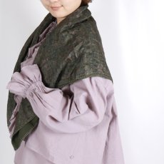画像12: maison de soil  STITCHED BANGALORE SILK PAISLEY PRINT SCARF WITH BLANCKET STITCH  2色 (12)