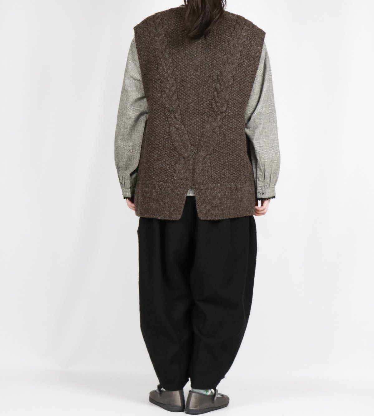 画像39: tumugu:　ロービングウール ケーブルニットベスト　3色 (39)