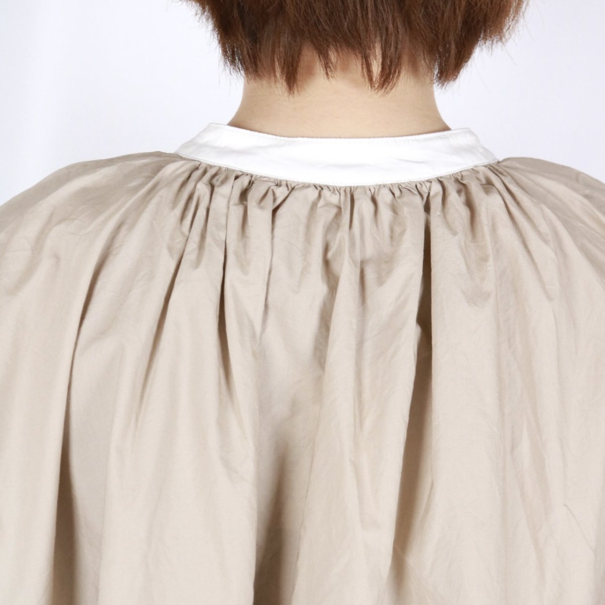 画像11: DIARIES　タイプライターコットン バイカラー フレンチスリーブ ギャザーブラウス　2色 (11)