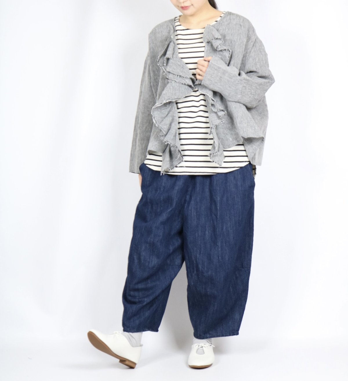 画像8: LABORATORY クワイエットフリルブラウス　2色 (8)