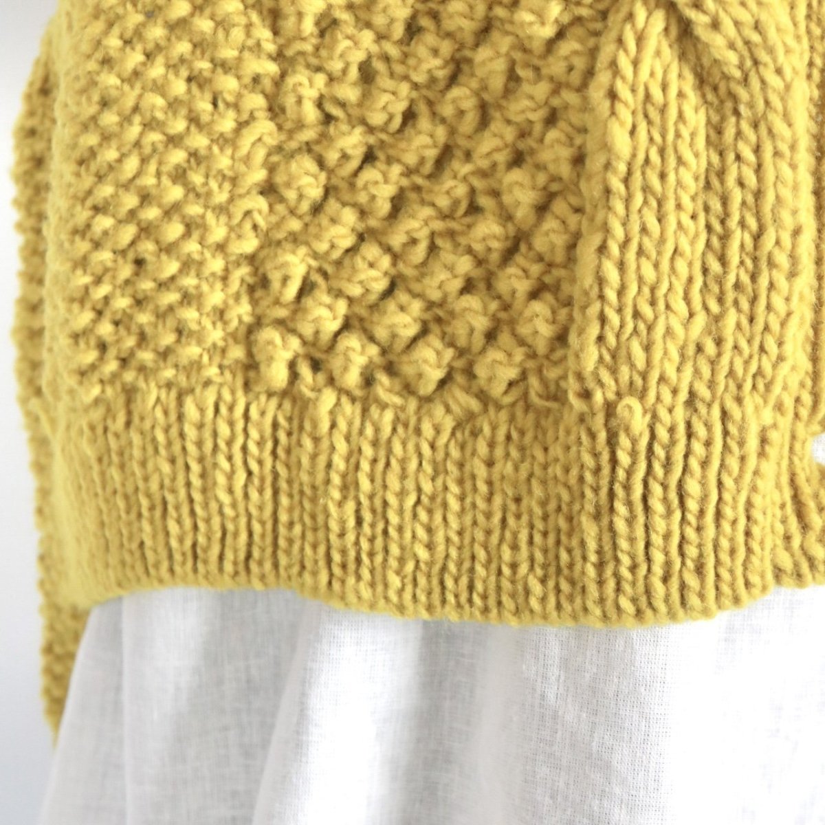 画像22: tumugu:　ロービングウール ケーブルニットベスト　3色 (22)