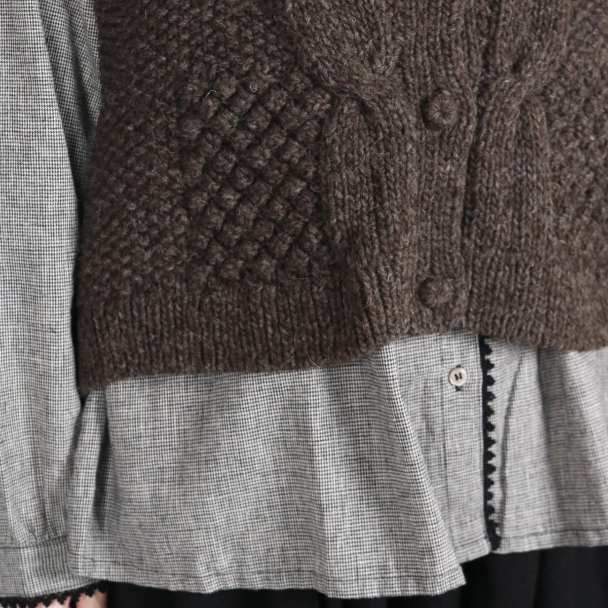 画像35: tumugu:　ロービングウール ケーブルニットベスト　3色 (35)
