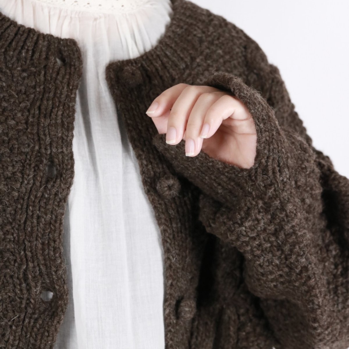 画像32: tumugu:　ロービングウール ケーブルニット カーディガン　3色 (32)