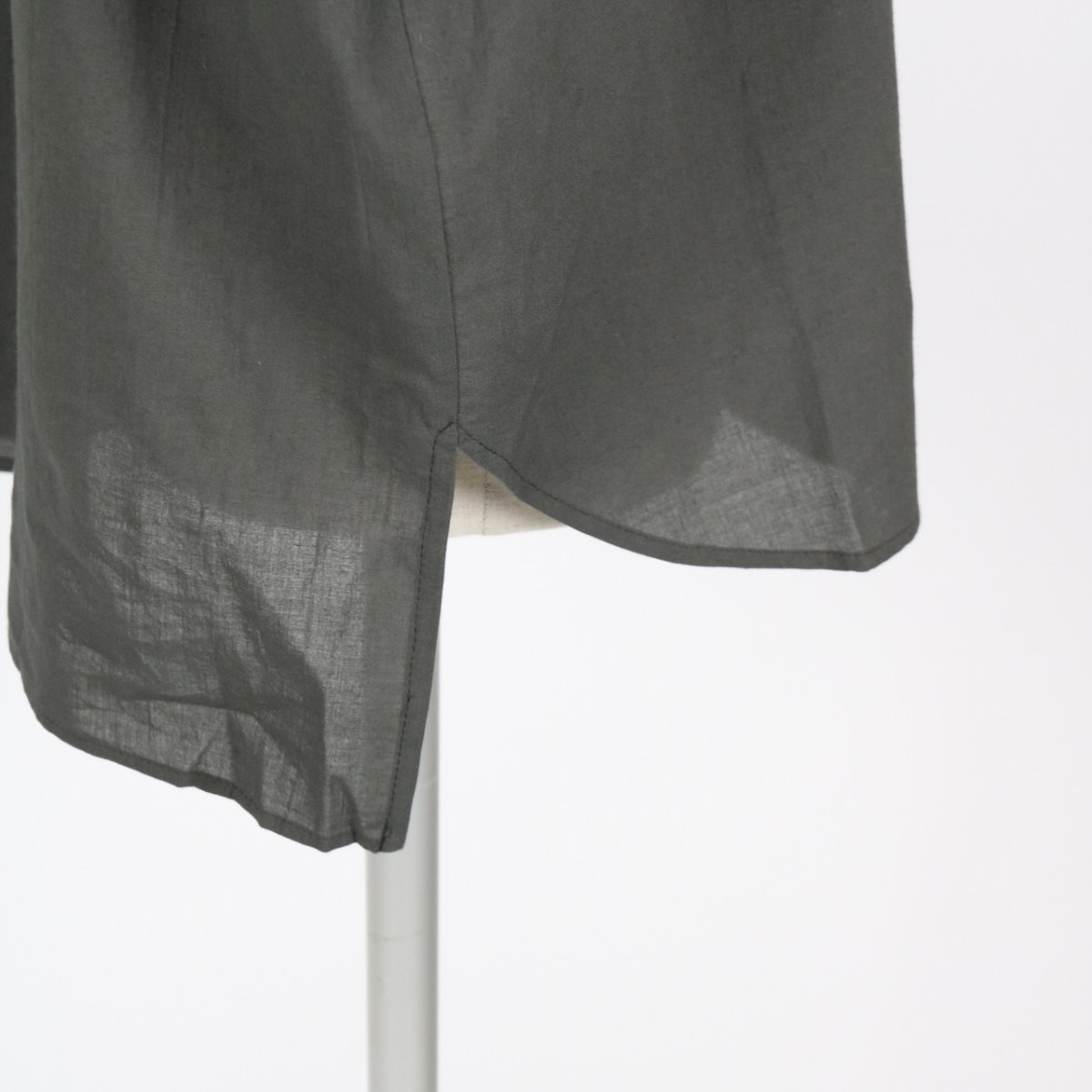 画像32: LUEUF　ヨークフリルシャツ　2色 (32)