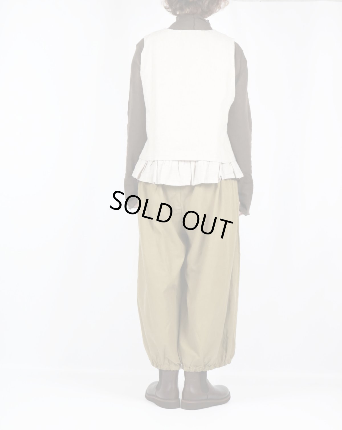 画像7: blue willow リネン平織り無地 裏付きフリルベスト 2色 (7)