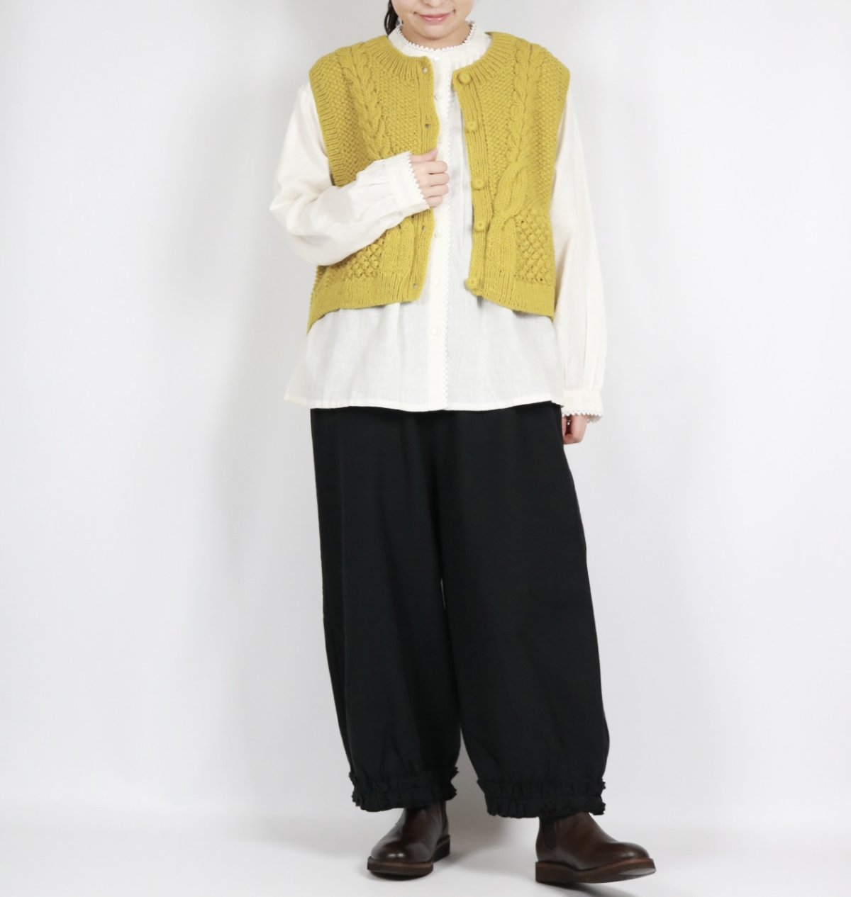 画像24: tumugu:　ロービングウール ケーブルニットベスト　3色 (24)