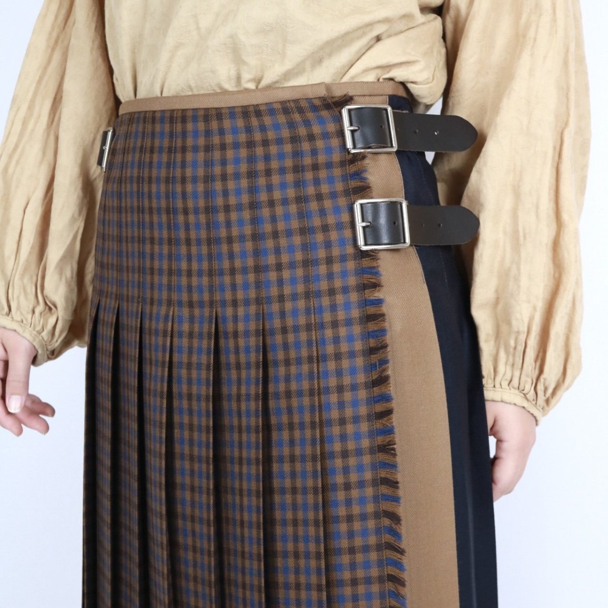 画像9: O'NEIL OF DUBLIN  WORSTED WOOL PATCHWORK LOW WAIST PLEATS WRAP SKIRT LENGTH 80cm (WITH PIN)  2柄 (9)