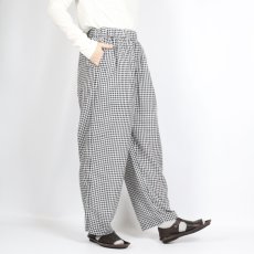 画像30: maison de soil  HANDWOVEN COTTON/SILK GINGHAM CHECK 2TUCK TAPERED EASY PANTS 2色　２サイズ (30)