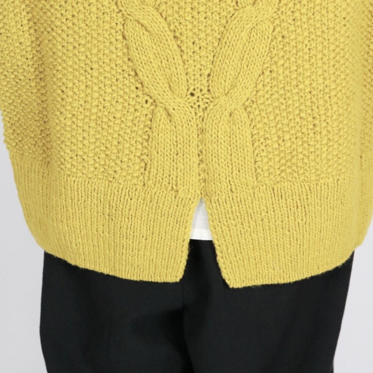 画像21: tumugu:　ロービングウール ケーブルニットベスト　3色 (21)