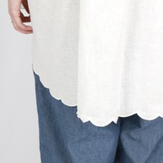 画像7: tumugu:　スカラップ刺繍 コットンリネンボイル ノースリーブプルオーバー　3色 (7)