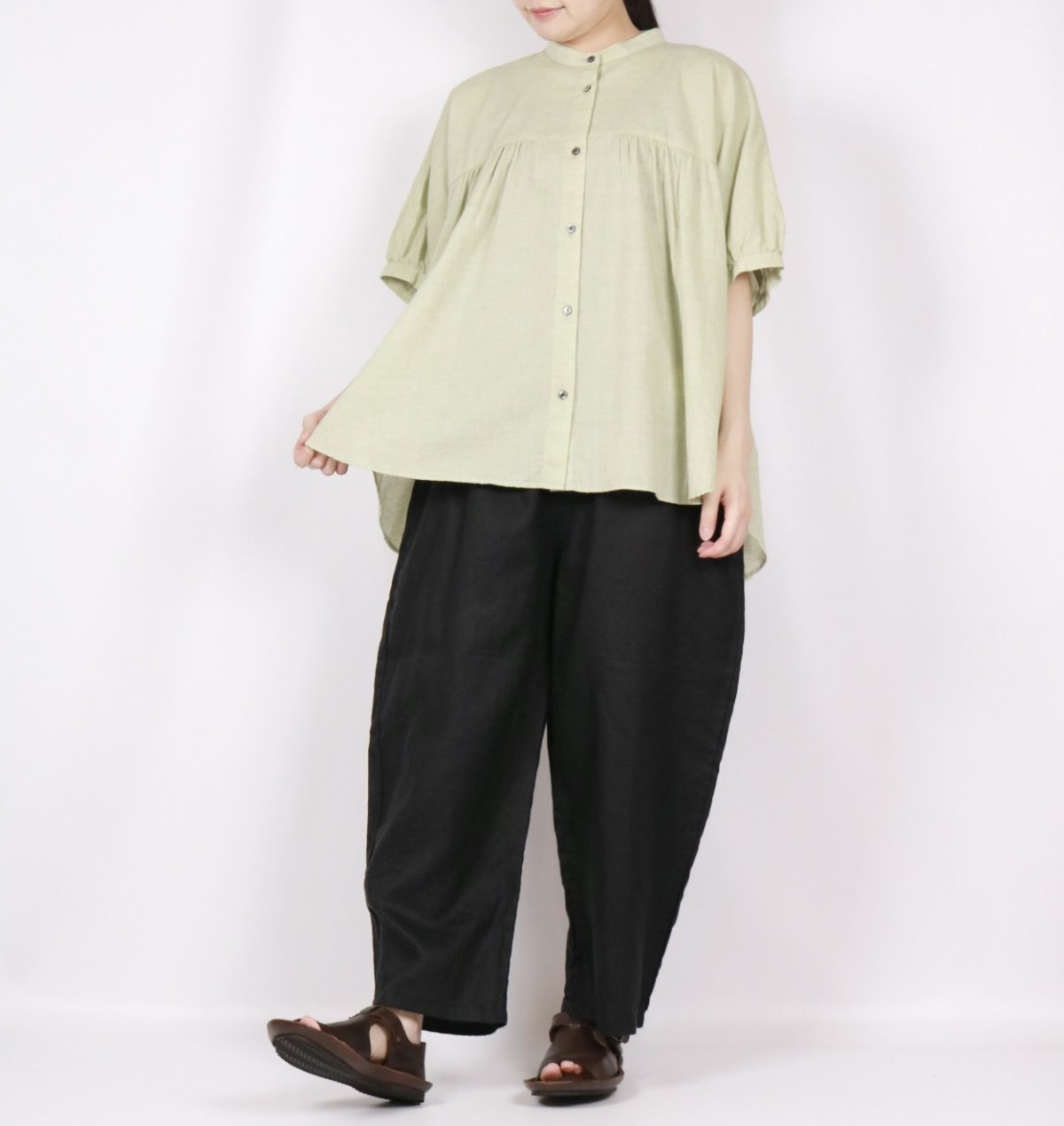 画像12: LUEUF   バンドカラー ギャザーシャツ  2色 (12)