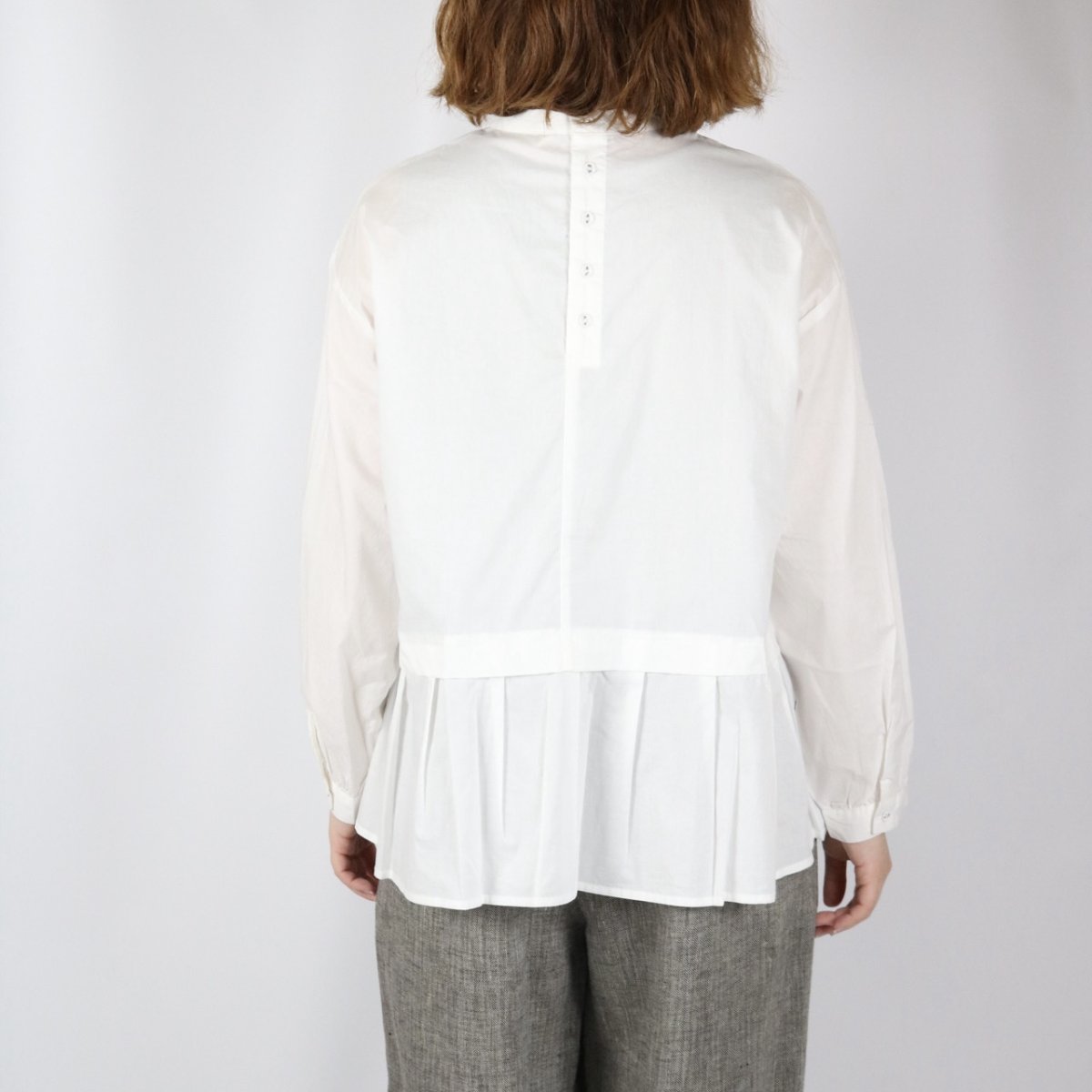 画像6: blue willow コットン細番手裾プリーツブラウス   (6)
