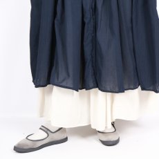画像34: maison de soil 80s ORGANIC COTTON SMALL CHECK&VOILE PLAIN(OVER DYE) CREW NECK BUTTON SHIRT MAXI DRESS WITH PINTUCK 2色 (34)