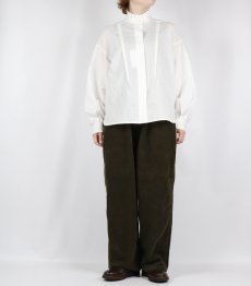 画像14: MAGALI コットンリネンシャンブレー・ラッフルカラー・ブラウス (14)