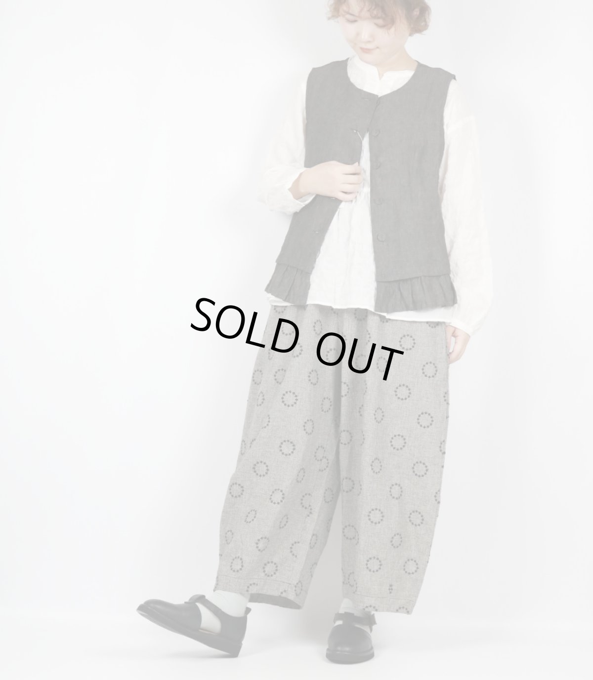 画像16: blue willow リネン平織り無地 裏付きフリルベスト 2色 (16)