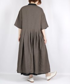 画像15: blue willow リネン平織り衿配色タックワンピース 3色 (15)