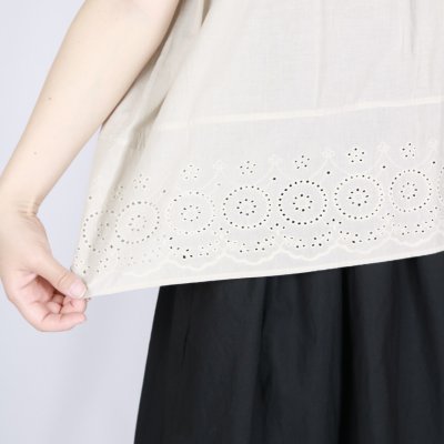 画像2: SOIL 　 80s VOILE PLAIN WITH CUT WORK LACE　CREW -NECK FRENCH /SL SHIRT WITH PINTUCK 3色