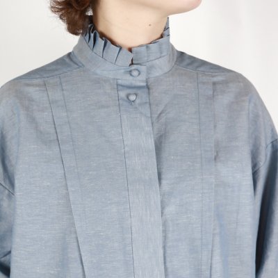 画像1: MAGALI コットンリネンシャンブレー・ラッフルカラー・ブラウス