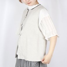 画像23: tukuroi   コットン リネン チャイナ釦 ベスト  2色 (23)
