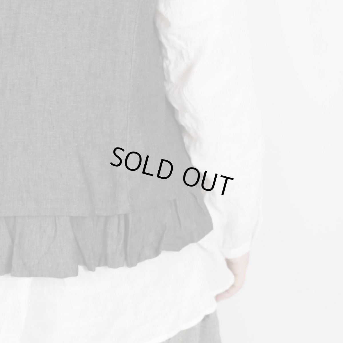 画像23: blue willow リネン平織り無地 裏付きフリルベスト 2色 (23)