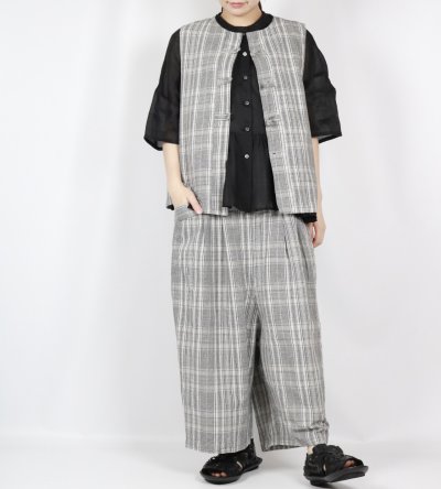 画像1: tukuroi   コットン リネン チャイナ釦 ベスト  2色