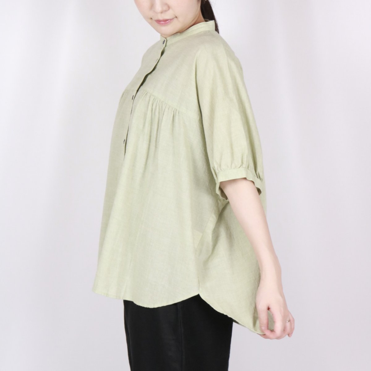 画像4: LUEUF   バンドカラー ギャザーシャツ  2色 (4)