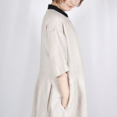 画像5: blue willow リネン平織り衿配色タックワンピース 3色 (5)