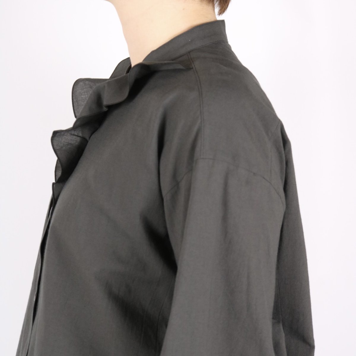 画像8: LUEUF　ヨークフリルシャツ　2色 (8)