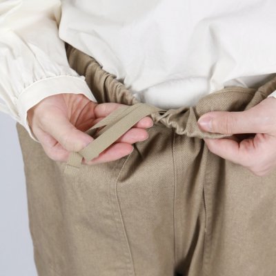 画像1: NARU   カツラギニューセリサイト ベイカーパンツ ベージュ