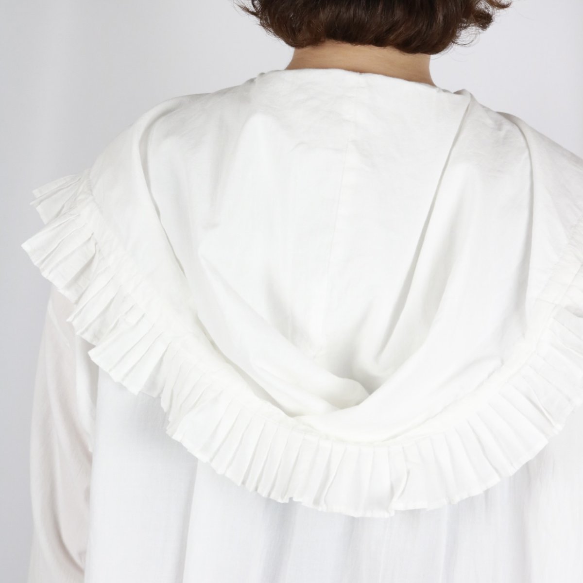 画像19: tumugu: ふわふわコットンフリルフードプルオーバー2色 (19)