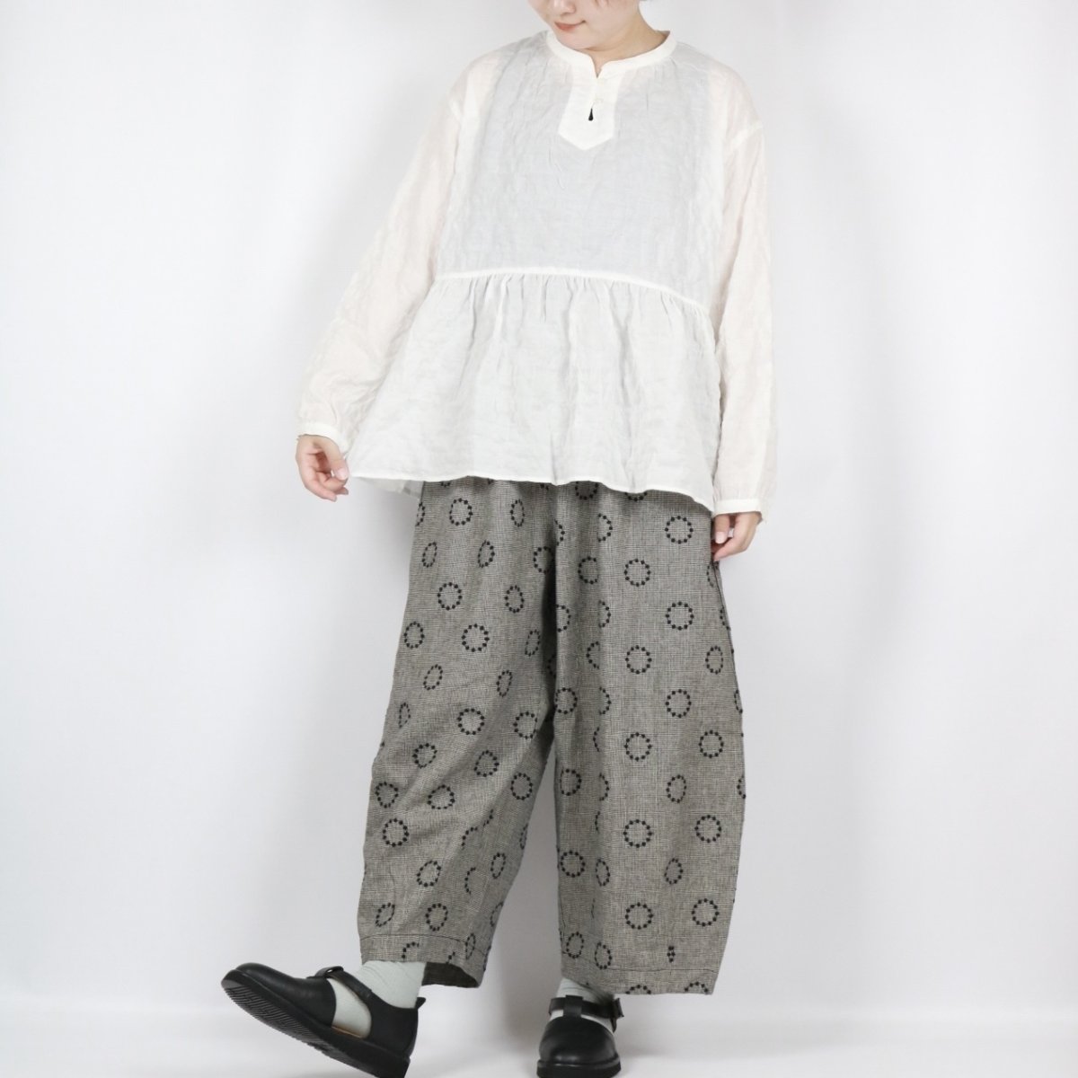 画像6: bluewillow コットンリネン平織りサークル刺繍 コクーンパンツ 3色 (6)