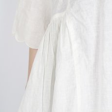 画像29: tumugu:　スカラップ刺繍 コットンリネンボイル 5分袖プルオーバー　3色 (29)
