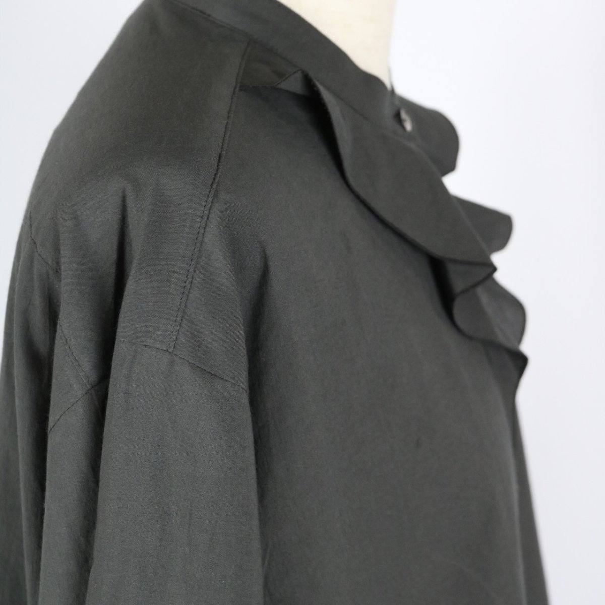 画像30: LUEUF　ヨークフリルシャツ　2色 (30)