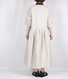 画像3: blue willow リネン平織り衿配色タックワンピース 3色 (3)