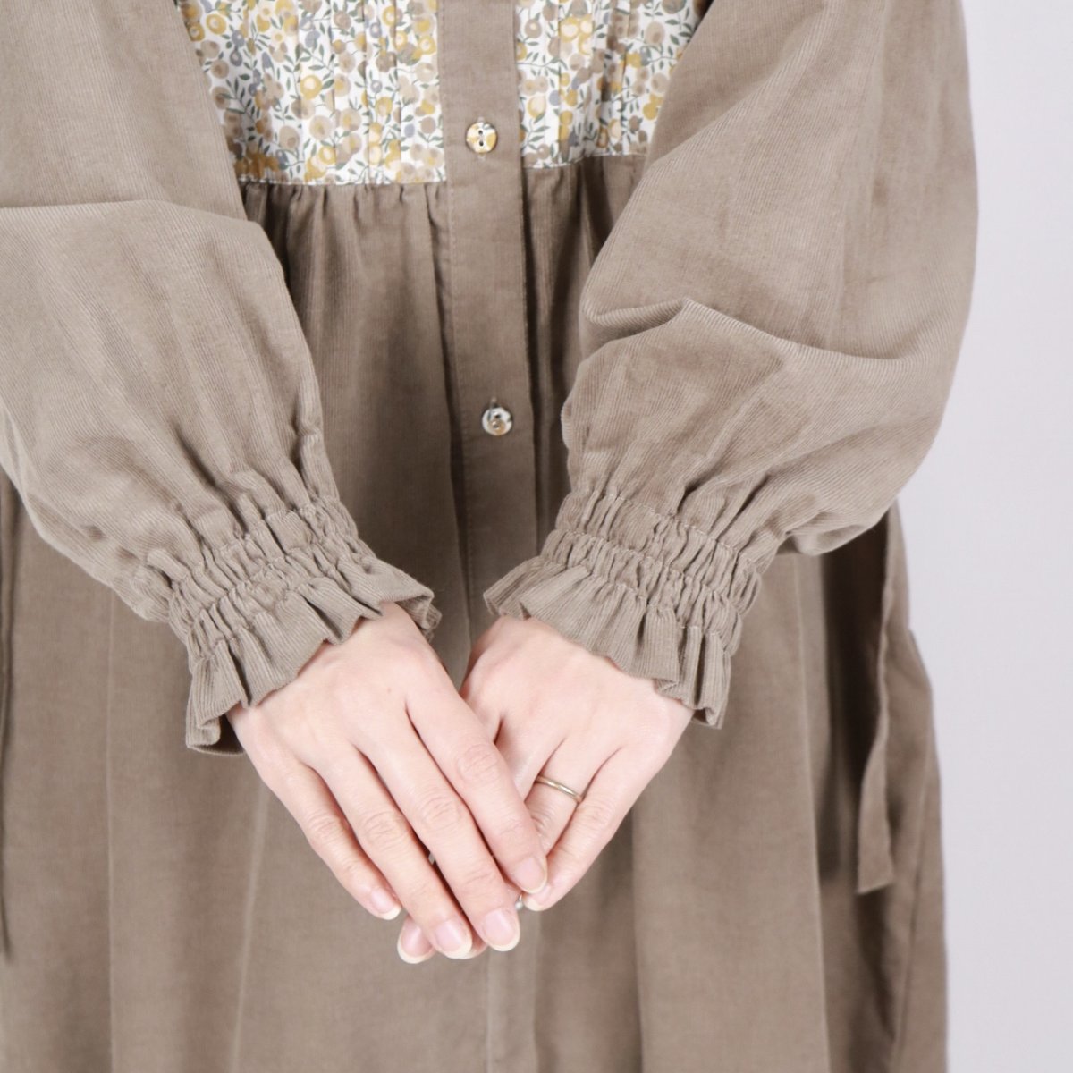 画像31: sosotto　細コール×LIBERTY ビブヨーク ワンピース　2色 (31)