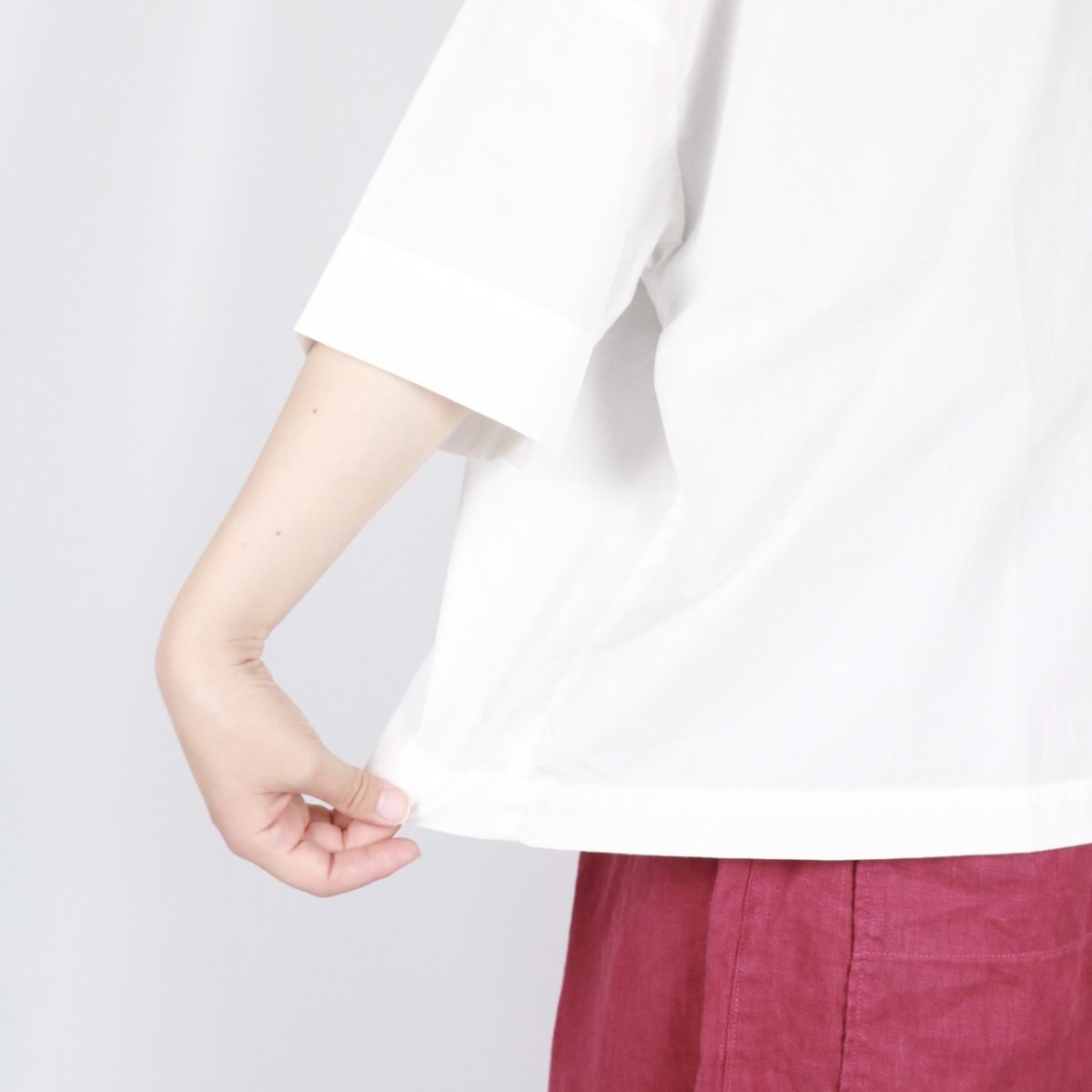 画像13: LABORATORY  スザンヌプルブラウス 2色 (13)