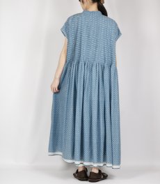 画像4: maison de soil  80s VOILE TRIANGLE BLOCK PRINT BANDED COLLAR FRENCH/SL DRESS WITH PINTUCK 2色2サイズ (4)