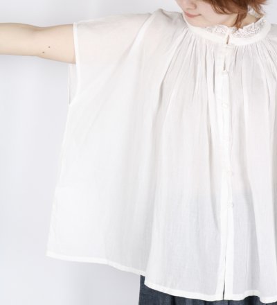 画像2: SOIL VOILE LACE NECK LACE GATHERED SMOCK 2色
