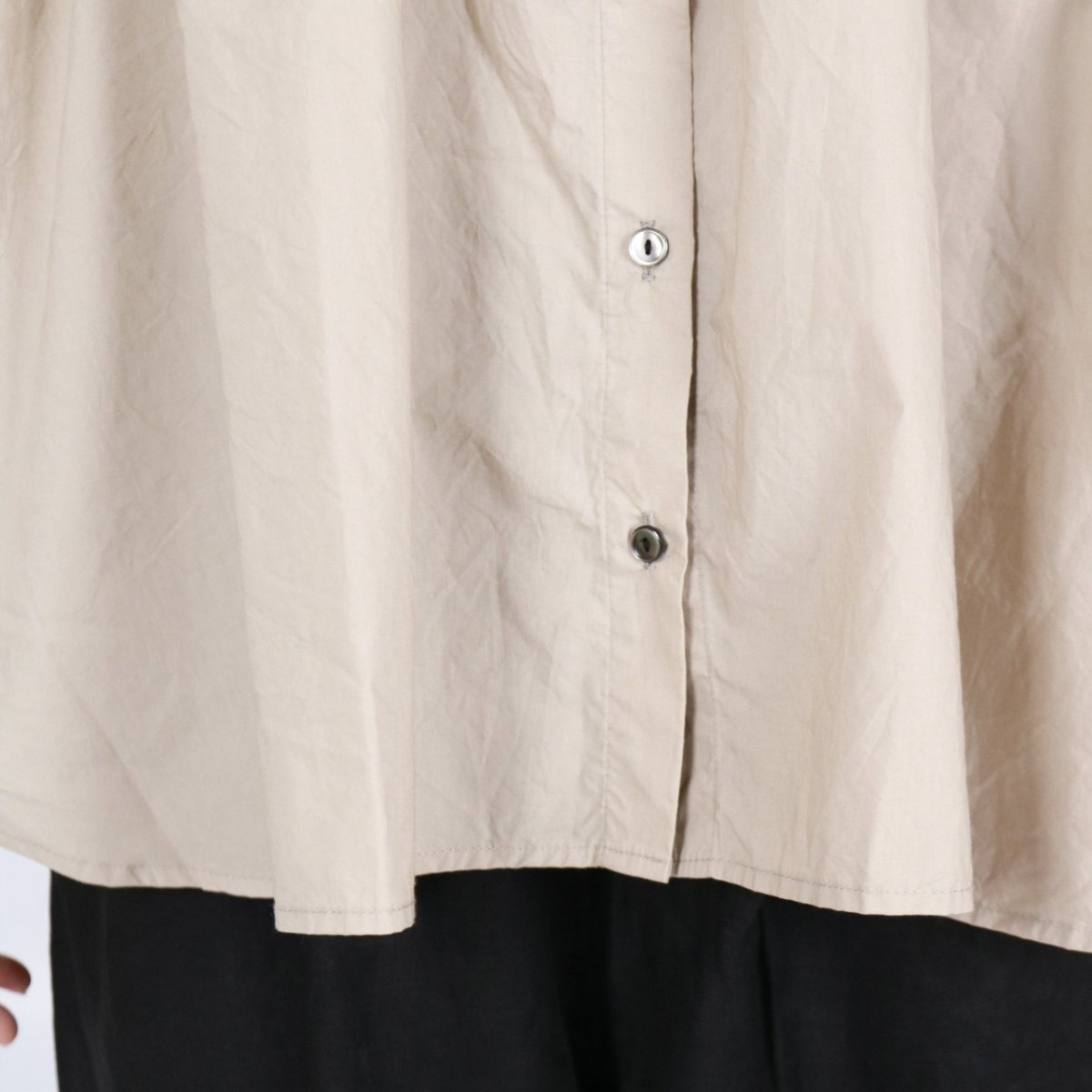 画像9: DIARIES　タイプライターコットン バイカラー フレンチスリーブ ギャザーブラウス　2色 (9)