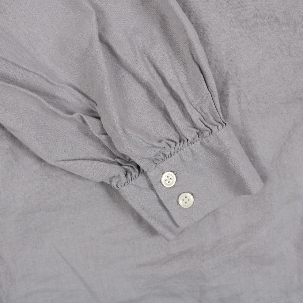 画像36: tukuroi 　製品染め 綿麻平織 フリル スタンドカラー シャツ　3色 (36)