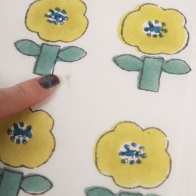 画像2: shesay　カメリアがお行儀よく並んだブロックプリントのハンカチ