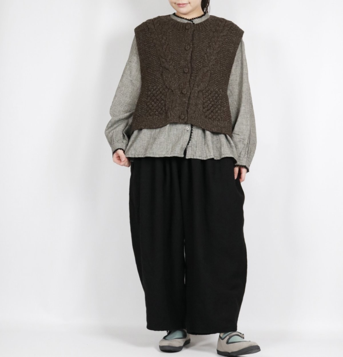 画像37: tumugu:　ロービングウール ケーブルニットベスト　3色 (37)