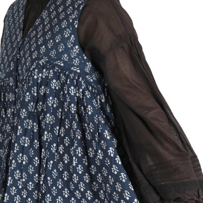画像2: maison de soil 80s COTTON VOILE FLOWER BLOCK PRINT RAJASTHAN TUCK GATHERED V-NECK NO/SL SHIRT 2色