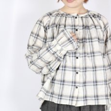 画像23: 【6月17日12:00までの期間限定販売】Nina Niina　check puff blouse　2色  (23)