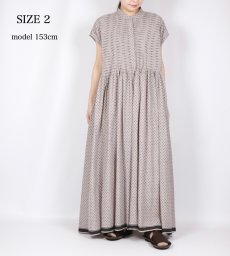 画像27: maison de soil  80s VOILE TRIANGLE BLOCK PRINT BANDED COLLAR FRENCH/SL DRESS WITH PINTUCK 2色2サイズ (27)