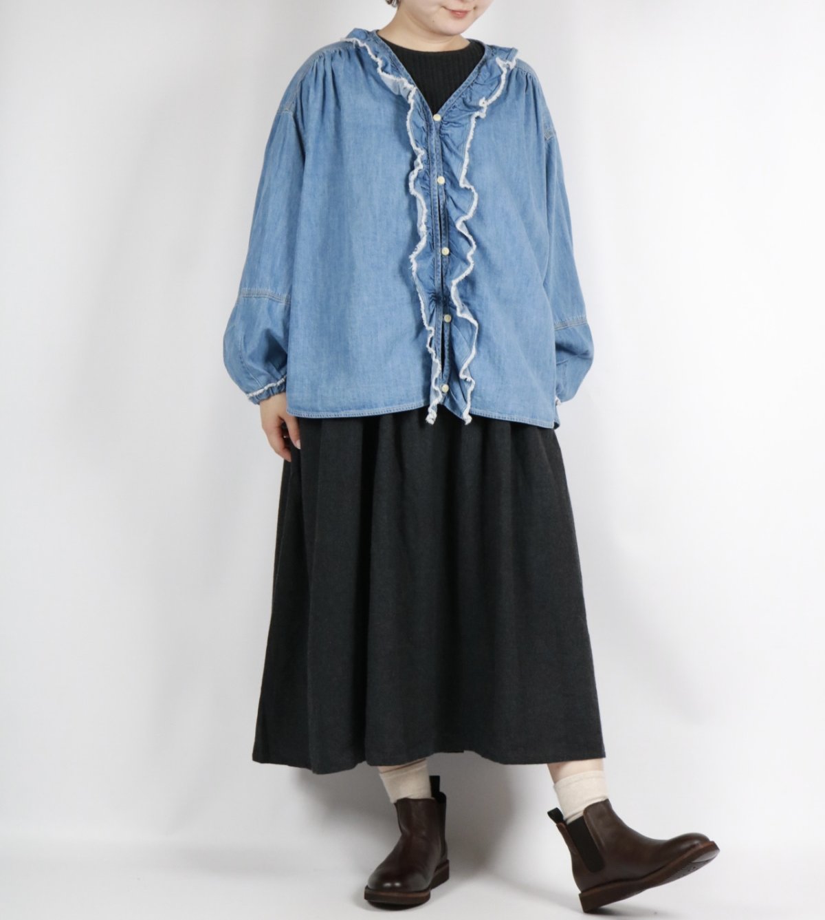 画像8: tumugu: ライトオンスデニムフリルブラウス 2色 (8)